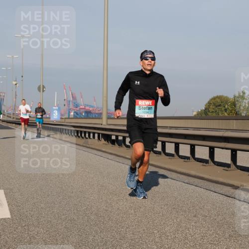 03.10.2025 - Köhlbrandbrückenlauf Fabian Wolf http://msf.ph/oto/9023332 03.10.2025 09:39:25 Position 3 3, 1034 meine-sportfotos.de