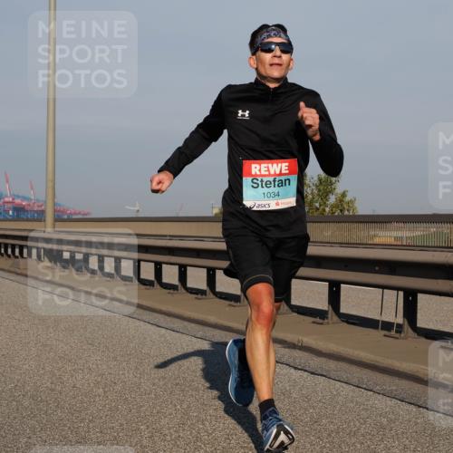 03.10.2025 - Köhlbrandbrückenlauf Fabian Wolf http://msf.ph/oto/9023349 03.10.2025 09:39:26 Position 3 3, 1034 meine-sportfotos.de
