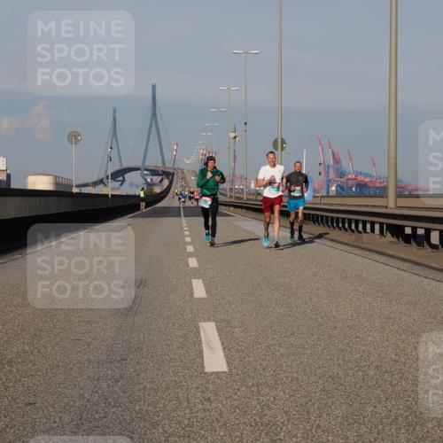 03.10.2025 - Köhlbrandbrückenlauf Fabian Wolf http://msf.ph/oto/9023360 03.10.2025 09:39:28 Position 3  meine-sportfotos.de