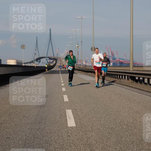 03.10.2025 - Köhlbrandbrückenlauf Fabian Wolf http://msf.ph/oto/9023386 03.10.2025 09:39:29 Position 3  meine-sportfotos.de
