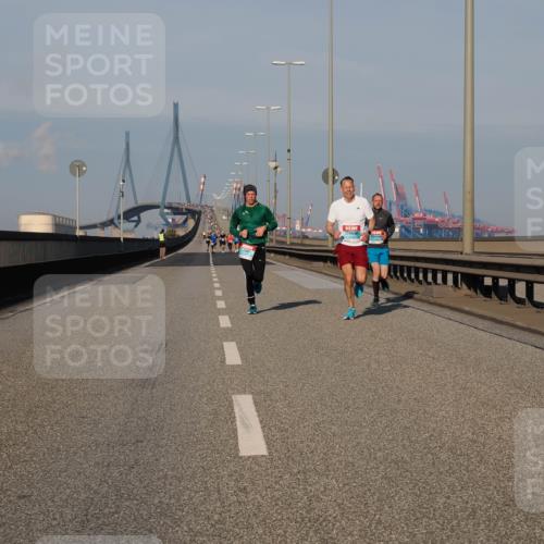 03.10.2025 - Köhlbrandbrückenlauf Fabian Wolf http://msf.ph/oto/9023390 03.10.2025 09:39:29 Position 3  meine-sportfotos.de