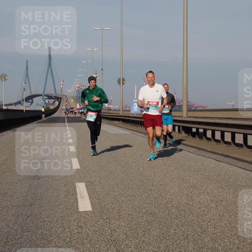03.10.2025 - Köhlbrandbrückenlauf Fabian Wolf http://msf.ph/oto/9023430 03.10.2025 09:39:30 Position 3  meine-sportfotos.de