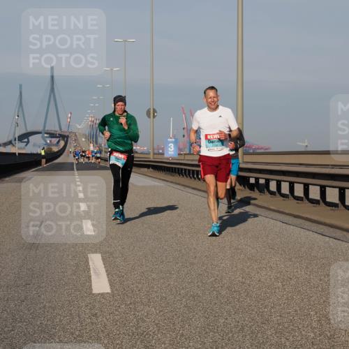 03.10.2025 - Köhlbrandbrückenlauf Fabian Wolf http://msf.ph/oto/9023447 03.10.2025 09:39:31 Position 3 3, 3086 meine-sportfotos.de