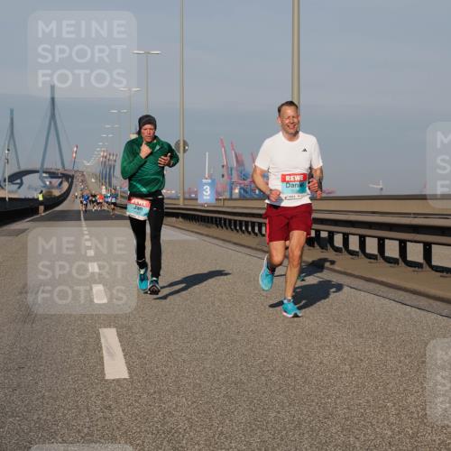 03.10.2025 - Köhlbrandbrückenlauf Fabian Wolf http://msf.ph/oto/9023461 03.10.2025 09:39:31 Position 3 3, 3086 meine-sportfotos.de