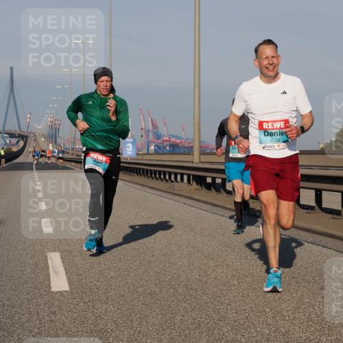 03.10.2025 - Köhlbrandbrückenlauf Fabian Wolf http://msf.ph/oto/9023490 03.10.2025 09:39:32 Position 3 1187, 3, 3086 meine-sportfotos.de