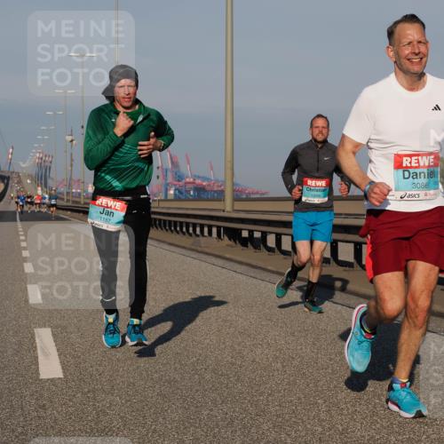03.10.2025 - Köhlbrandbrückenlauf Fabian Wolf http://msf.ph/oto/9023503 03.10.2025 09:39:33 Position 3 1187, 1026, 3086 meine-sportfotos.de