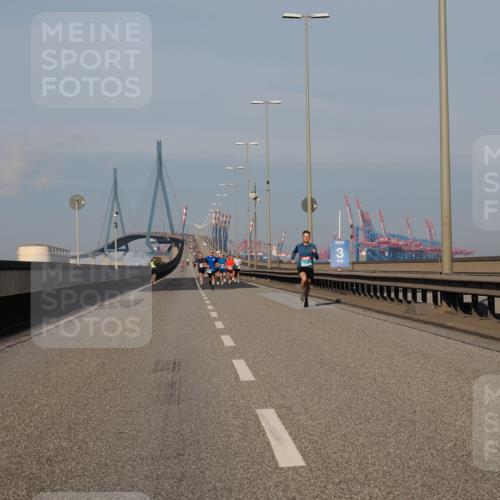 03.10.2025 - Köhlbrandbrückenlauf Fabian Wolf http://msf.ph/oto/9023509 03.10.2025 09:39:44 Position 3  meine-sportfotos.de