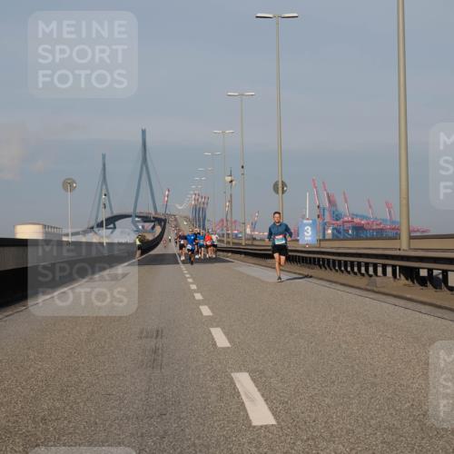 03.10.2025 - Köhlbrandbrückenlauf Fabian Wolf http://msf.ph/oto/9023515 03.10.2025 09:39:44 Position 3  meine-sportfotos.de