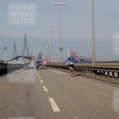 03.10.2025 - Köhlbrandbrückenlauf Fabian Wolf http://msf.ph/oto/9023560 03.10.2025 09:39:46 Position 3  meine-sportfotos.de