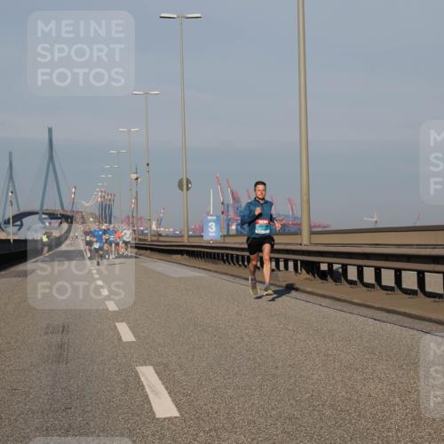 03.10.2025 - Köhlbrandbrückenlauf Fabian Wolf http://msf.ph/oto/9023599 03.10.2025 09:39:47 Position 3 3 meine-sportfotos.de