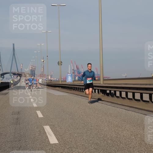 03.10.2025 - Köhlbrandbrückenlauf Fabian Wolf http://msf.ph/oto/9023604 03.10.2025 09:39:47 Position 3  meine-sportfotos.de