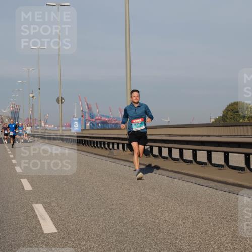 03.10.2025 - Köhlbrandbrückenlauf Fabian Wolf http://msf.ph/oto/9023635 03.10.2025 09:39:48 Position 3  meine-sportfotos.de