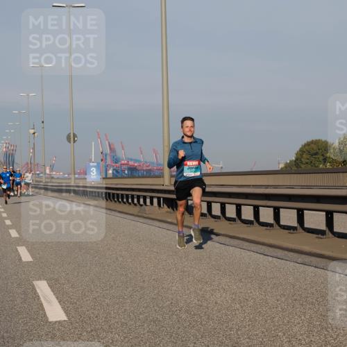 03.10.2025 - Köhlbrandbrückenlauf Fabian Wolf http://msf.ph/oto/9023642 03.10.2025 09:39:48 Position 3  meine-sportfotos.de