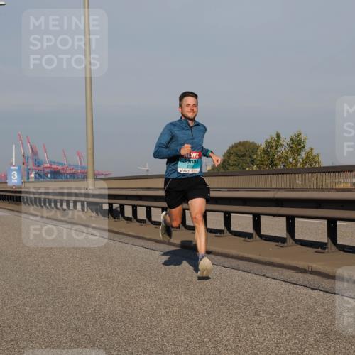 03.10.2025 - Köhlbrandbrückenlauf Fabian Wolf http://msf.ph/oto/9023661 03.10.2025 09:39:49 Position 3 3350, 0000800008884 meine-sportfotos.de