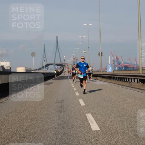 03.10.2025 - Köhlbrandbrückenlauf Fabian Wolf http://msf.ph/oto/9023715 03.10.2025 09:39:55 Position 3 3 meine-sportfotos.de
