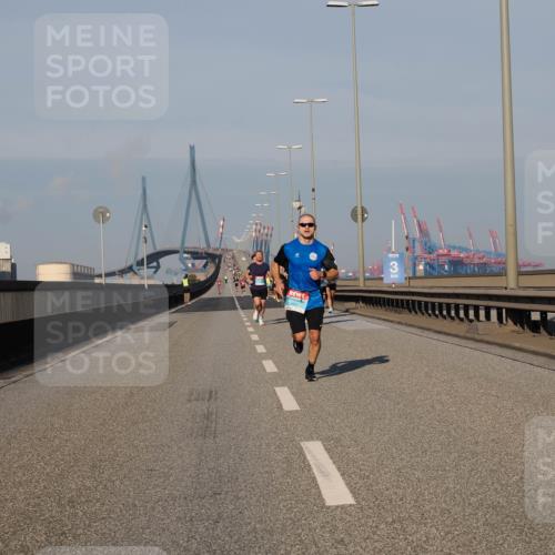 03.10.2025 - Köhlbrandbrückenlauf Fabian Wolf http://msf.ph/oto/9023743 03.10.2025 09:39:56 Position 3  meine-sportfotos.de