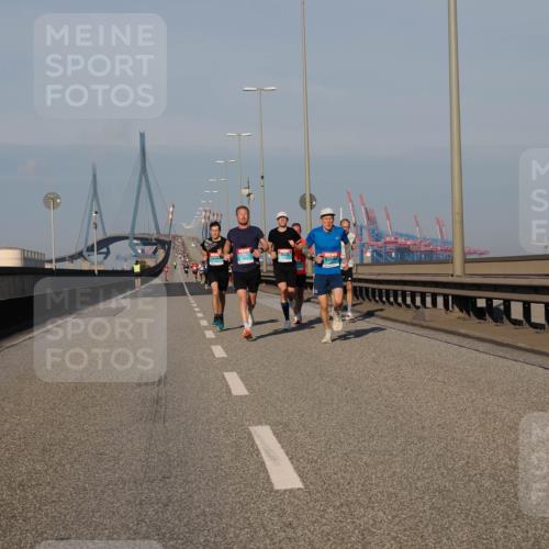 03.10.2025 - Köhlbrandbrückenlauf Fabian Wolf http://msf.ph/oto/9023844 03.10.2025 09:40:00 Position 3  meine-sportfotos.de