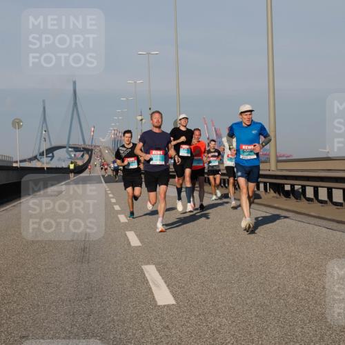 03.10.2025 - Köhlbrandbrückenlauf Fabian Wolf http://msf.ph/oto/9023896 03.10.2025 09:40:02 Position 3  meine-sportfotos.de