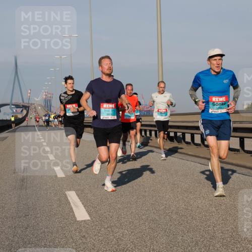 03.10.2025 - Köhlbrandbrückenlauf Fabian Wolf http://msf.ph/oto/9023942 03.10.2025 09:40:03 Position 3 3809, 3248 meine-sportfotos.de