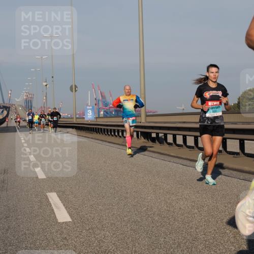 03.10.2025 - Köhlbrandbrückenlauf Fabian Wolf http://msf.ph/oto/9023990 03.10.2025 09:40:06 Position 3 3, 3008 meine-sportfotos.de