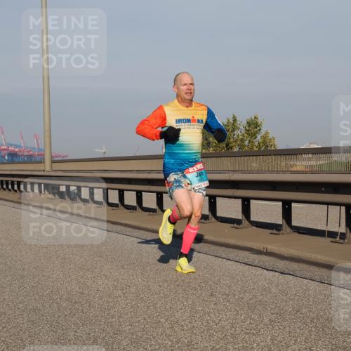 03.10.2025 - Köhlbrandbrückenlauf Fabian Wolf http://msf.ph/oto/9024063 03.10.2025 09:40:09 Position 3 30, 2, 112, 2 meine-sportfotos.de