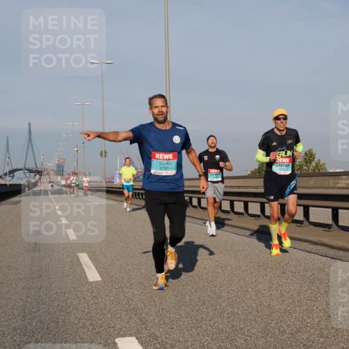03.10.2025 - Köhlbrandbrückenlauf Fabian Wolf http://msf.ph/oto/9024197 03.10.2025 09:40:19 Position 3 3756, 1055 meine-sportfotos.de