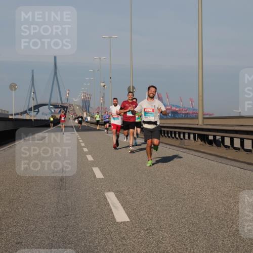 03.10.2025 - Köhlbrandbrückenlauf Fabian Wolf http://msf.ph/oto/9024299 03.10.2025 09:40:28 Position 3  meine-sportfotos.de