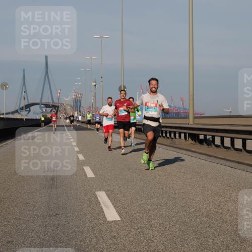 03.10.2025 - Köhlbrandbrückenlauf Fabian Wolf http://msf.ph/oto/9024314 03.10.2025 09:40:28 Position 3 2933 meine-sportfotos.de