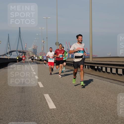 03.10.2025 - Köhlbrandbrückenlauf Fabian Wolf http://msf.ph/oto/9024326 03.10.2025 09:40:28 Position 3  meine-sportfotos.de