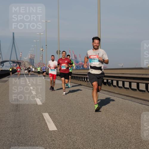 03.10.2025 - Köhlbrandbrückenlauf Fabian Wolf http://msf.ph/oto/9024343 03.10.2025 09:40:29 Position 3 2933 meine-sportfotos.de