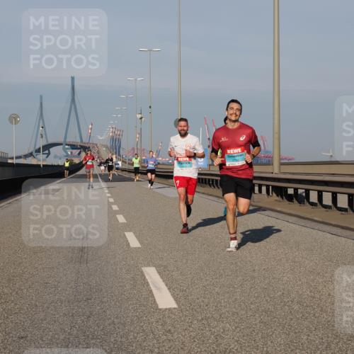 03.10.2025 - Köhlbrandbrückenlauf Fabian Wolf http://msf.ph/oto/9024379 03.10.2025 09:40:30 Position 3 2792 meine-sportfotos.de