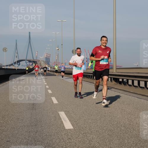 03.10.2025 - Köhlbrandbrückenlauf Fabian Wolf http://msf.ph/oto/9024386 03.10.2025 09:40:30 Position 3 2792 meine-sportfotos.de