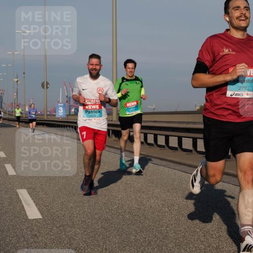 03.10.2025 - Köhlbrandbrückenlauf Fabian Wolf http://msf.ph/oto/9024430 03.10.2025 09:40:32 Position 3 7, 3618, 270, 2792 meine-sportfotos.de