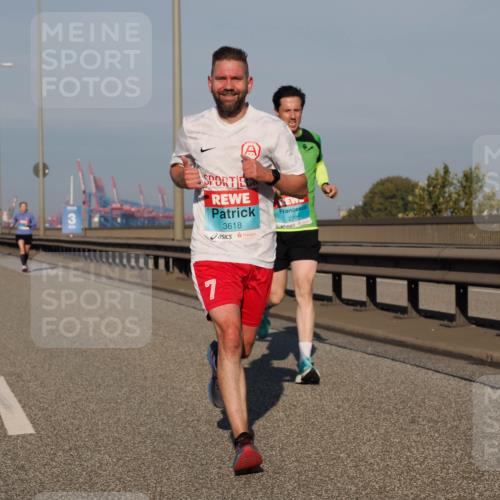 03.10.2025 - Köhlbrandbrückenlauf Fabian Wolf http://msf.ph/oto/9024451 03.10.2025 09:40:33 Position 3 3618, 2705, 7 meine-sportfotos.de