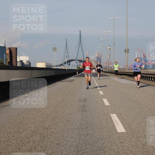 03.10.2025 - Köhlbrandbrückenlauf Fabian Wolf http://msf.ph/oto/9024462 03.10.2025 09:40:36 Position 3  meine-sportfotos.de
