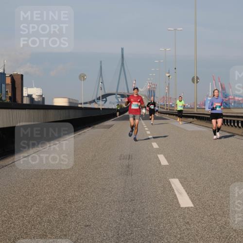 03.10.2025 - Köhlbrandbrückenlauf Fabian Wolf http://msf.ph/oto/9024477 03.10.2025 09:40:36 Position 3  meine-sportfotos.de