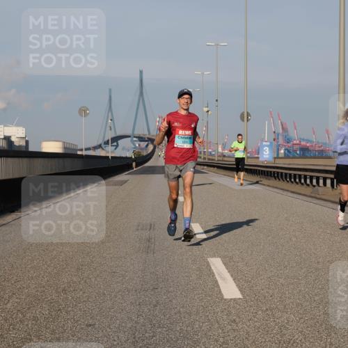 03.10.2025 - Köhlbrandbrückenlauf Fabian Wolf http://msf.ph/oto/9024564 03.10.2025 09:40:39 Position 3 1035 meine-sportfotos.de