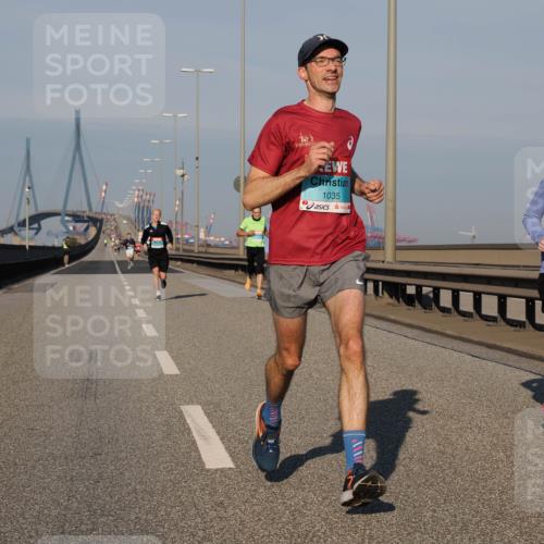 03.10.2025 - Köhlbrandbrückenlauf Fabian Wolf http://msf.ph/oto/9024611 03.10.2025 09:40:40 Position 3 1035, 3704 meine-sportfotos.de