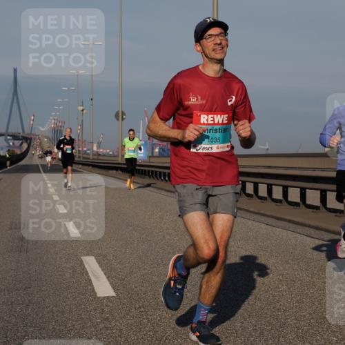 03.10.2025 - Köhlbrandbrückenlauf Fabian Wolf http://msf.ph/oto/9024617 03.10.2025 09:40:40 Position 3 1035, 3704 meine-sportfotos.de