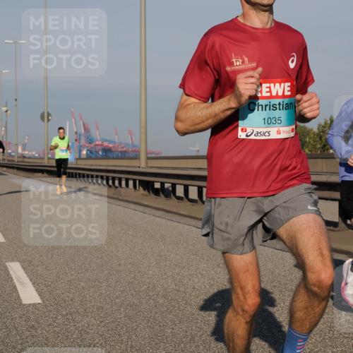 03.10.2025 - Köhlbrandbrückenlauf Fabian Wolf http://msf.ph/oto/9024626 03.10.2025 09:40:41 Position 3 1035, 3704 meine-sportfotos.de
