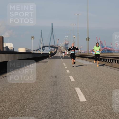 03.10.2025 - Köhlbrandbrückenlauf Fabian Wolf http://msf.ph/oto/9024633 03.10.2025 09:40:42 Position 3  meine-sportfotos.de