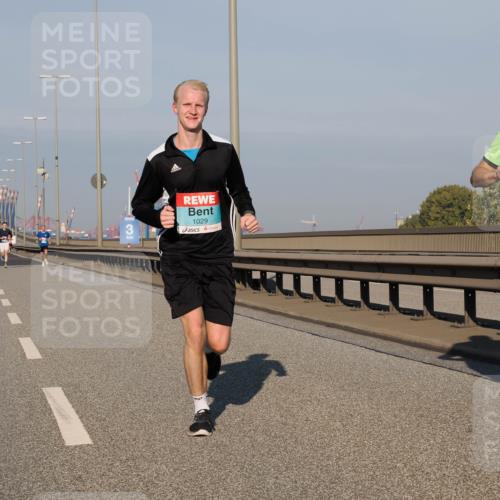 03.10.2025 - Köhlbrandbrückenlauf Fabian Wolf http://msf.ph/oto/9024802 03.10.2025 09:40:47 Position 3 1029, 3262 meine-sportfotos.de
