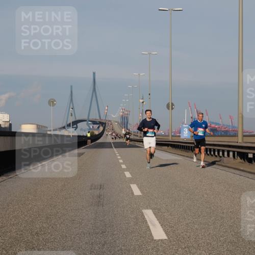 03.10.2025 - Köhlbrandbrückenlauf Fabian Wolf http://msf.ph/oto/9024845 03.10.2025 09:40:57 Position 3 3 meine-sportfotos.de