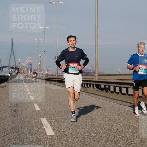 03.10.2025 - Köhlbrandbrückenlauf Fabian Wolf http://msf.ph/oto/9024964 03.10.2025 09:41:01 Position 3 3226, 3078 meine-sportfotos.de