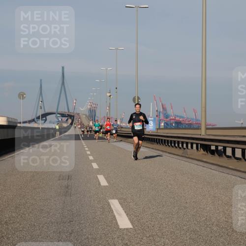 03.10.2025 - Köhlbrandbrückenlauf Fabian Wolf http://msf.ph/oto/9024993 03.10.2025 09:41:12 Position 3  meine-sportfotos.de