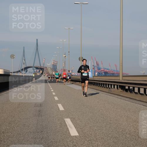 03.10.2025 - Köhlbrandbrückenlauf Fabian Wolf http://msf.ph/oto/9025009 03.10.2025 09:41:12 Position 3  meine-sportfotos.de