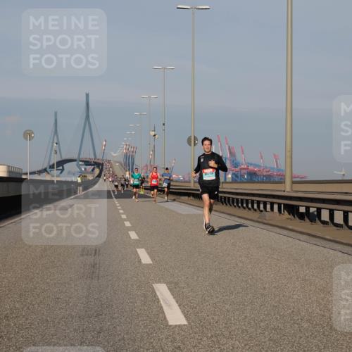 03.10.2025 - Köhlbrandbrückenlauf Fabian Wolf http://msf.ph/oto/9025022 03.10.2025 09:41:13 Position 3  meine-sportfotos.de