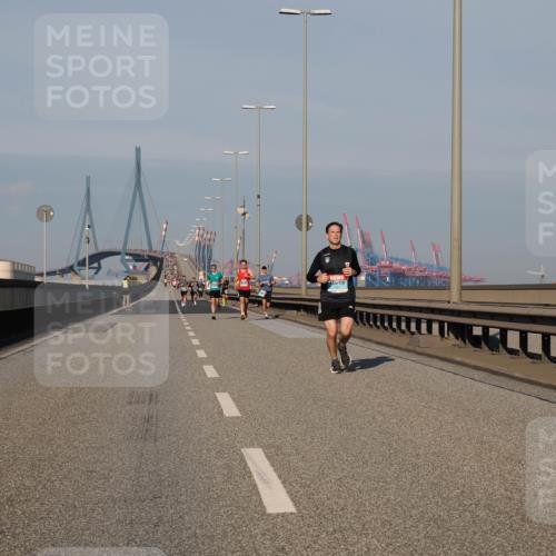 03.10.2025 - Köhlbrandbrückenlauf Fabian Wolf http://msf.ph/oto/9025025 03.10.2025 09:41:13 Position 3  meine-sportfotos.de