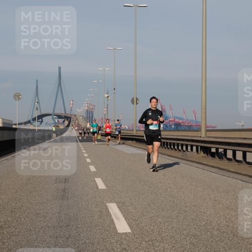03.10.2025 - Köhlbrandbrückenlauf Fabian Wolf http://msf.ph/oto/9025029 03.10.2025 09:41:13 Position 3  meine-sportfotos.de