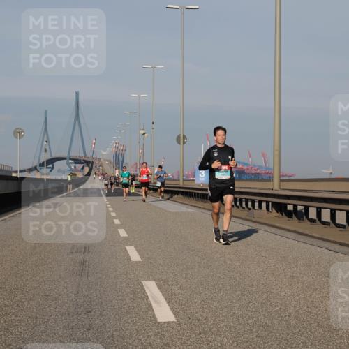 03.10.2025 - Köhlbrandbrückenlauf Fabian Wolf http://msf.ph/oto/9025045 03.10.2025 09:41:14 Position 3 1061 meine-sportfotos.de